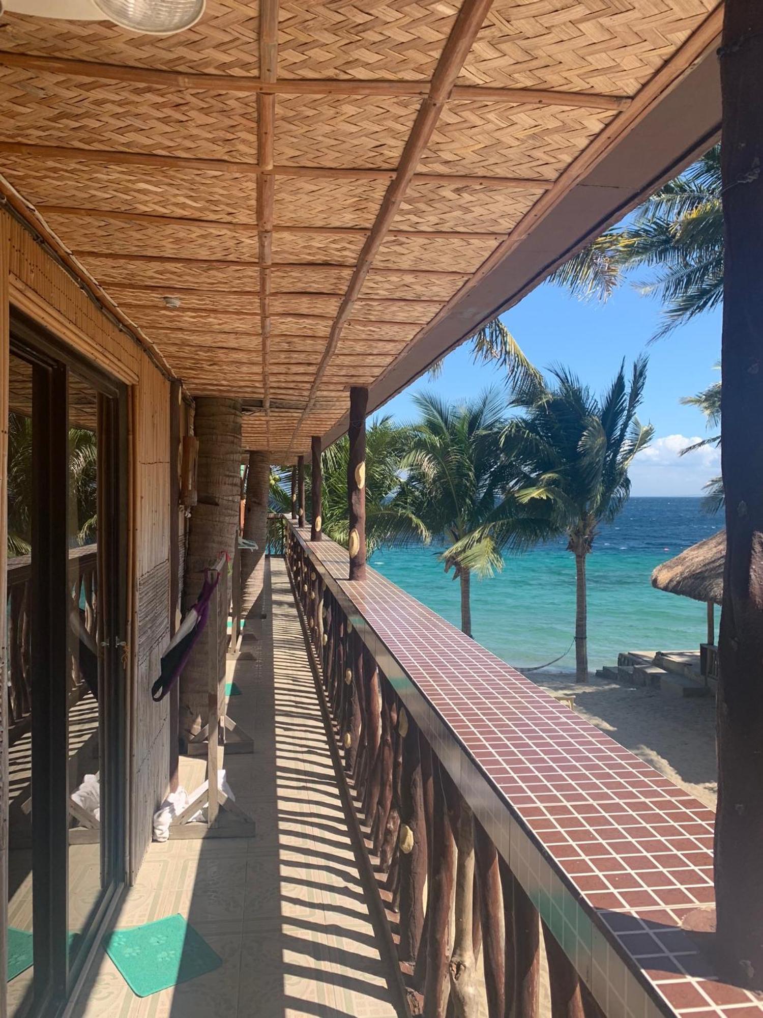 Bamboo House Beach Lodge & Restaurant 波尔多·格尼拉 外观 照片